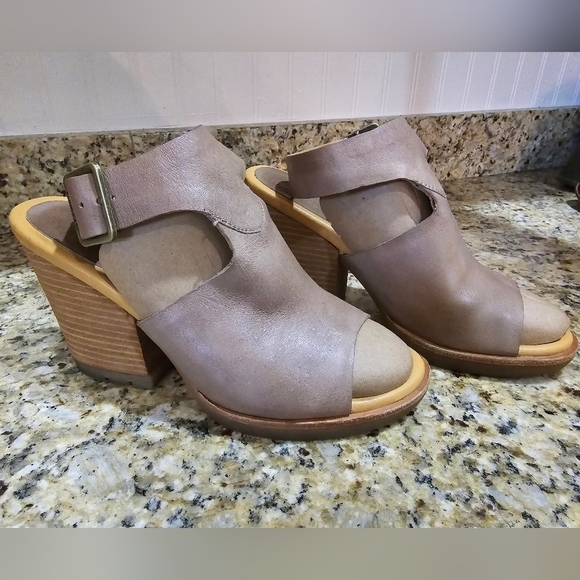 Kork-Ease Women’s Linden Leather Block Heeled Sandal Taupe Size 9 - Picture 1 of 7